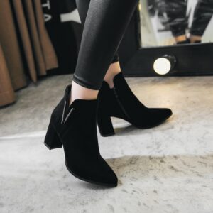 Wild chunky heel nude boots